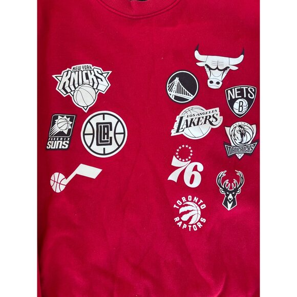Hollister NBA Collaboration Red Sweatshirt L Featuring Basketball Team Logos J3 - Picture 2 of 6